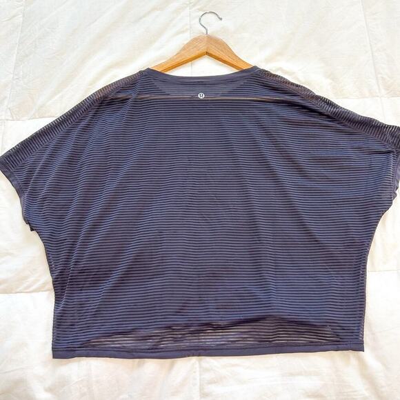 Lululemon Athletica Lean In Short Sleeve Boysenberry Purple Mesh Detail Size 6 - Picture 7 of 8